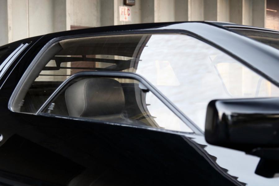 Детали экстерьера DeLorean DMC-12 in Black 1981 года  (фото 43 из 207)